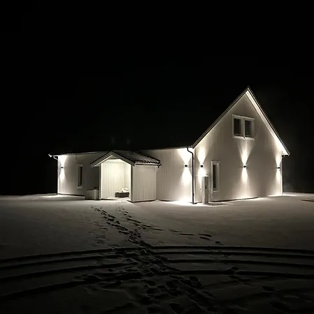 Arctic Fjord House - Fjord View, Sauna, Hot Tub *