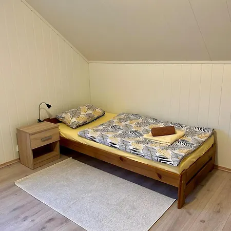 Arctic Fjord House - Fjord View, Sauna, Hot Tub Karlsøy