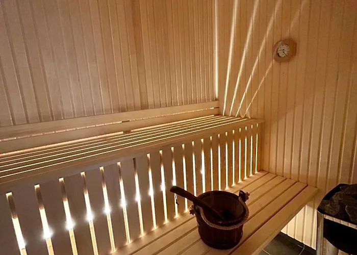 Vila Arctic Fjord House - Fjord View, Sauna, Hot Tub Karlsøy