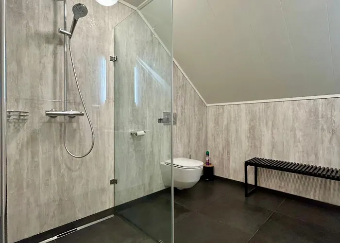 Arctic Fjord House - Fjord View, Sauna, Hot Tub Vila